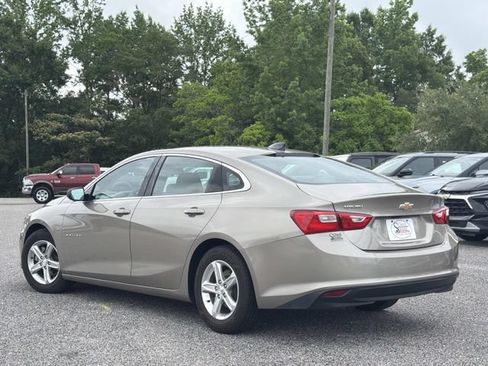 Used 2022 Chevrolet Malibu LS FWD image 11