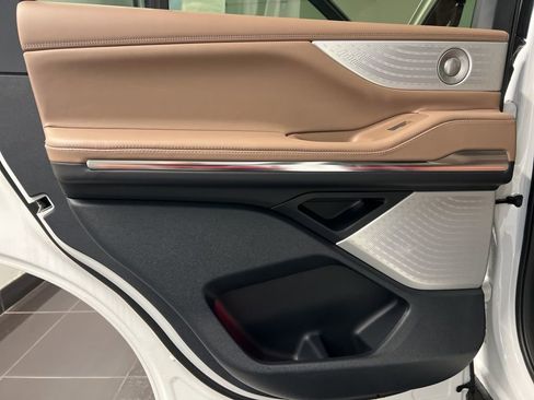 New 2026 Lincoln Navigator Black Label AWD/4WD image 38