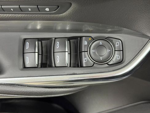 Used 2025 Cadillac XT4 Premium Luxury image 25