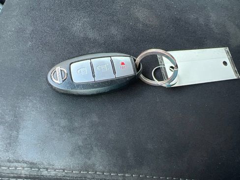 Used 2014 Nissan Pathfinder S FWD image 22