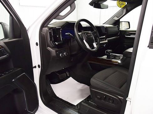 Used 2024 GMC Sierra 1500 Elevation image 16