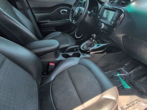 Used 2018 Kia Soul ! FWD image 19