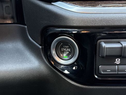 Used 2023 GMC Sierra 1500 Elevation image 12