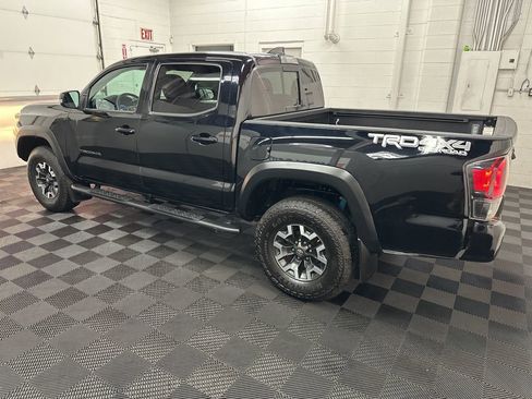Used 2020 Toyota Tacoma TRD Off-Road w/ Technology Package AWD/4WD image 6