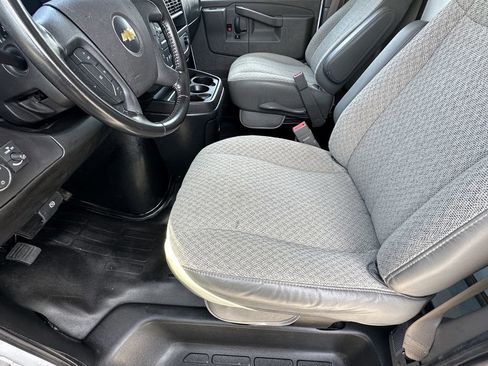 Used 2022 Chevrolet Express 3500 w/ Power Convenience Package image 10