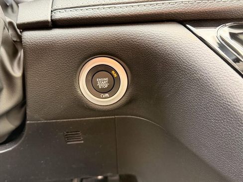 New 2026 Chrysler Pacifica Select image 18