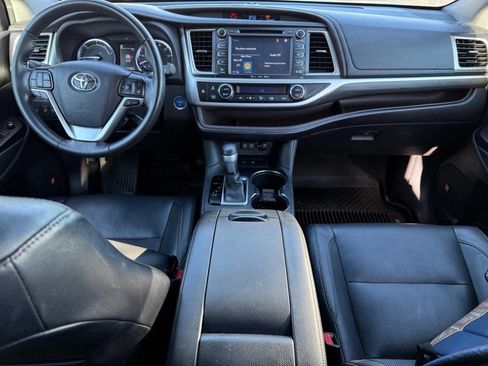 Used 2019 Toyota Highlander Limited Platinum image 14