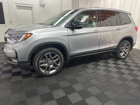 Used 2023 Honda Passport EX-L image 2