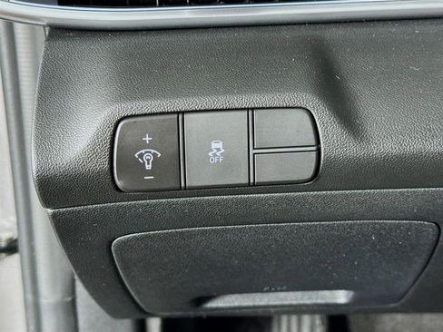 Certified 2024 Hyundai Elantra SEL image 10