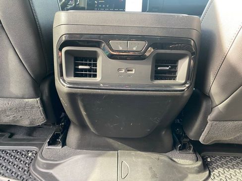 Used 2024 GMC Sierra 2500 AT4 w/ AT4 Premium Plus Package image 31