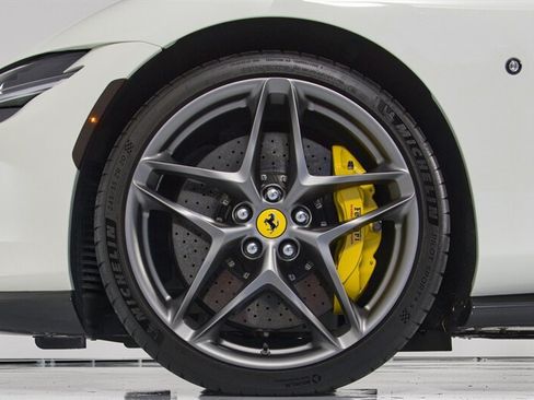 Used 2021 Ferrari Roma RWD image 8