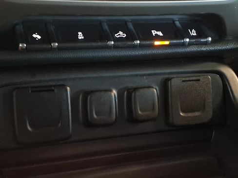 Used 2014 GMC Sierra 1500 Denali w/ Driver Alert Package AWD/4WD image 20