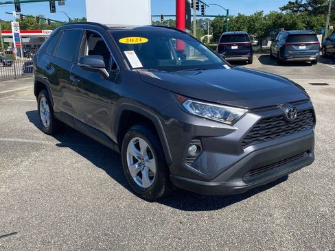 Used 2021 Toyota RAV4 XLE w/ Convenience Package AWD/4WD image 1