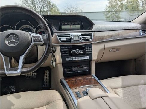 Used 2015 Mercedes-Benz E 350 4MATIC Sedan w/ Premium 1 Package image 21