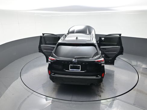 Used 2025 Subaru Forester Premium image 13