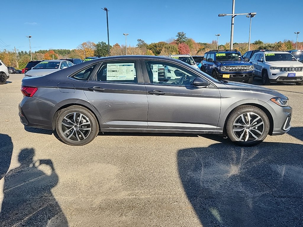 New 2027 Volkswagen Jetta SE FWD image 8