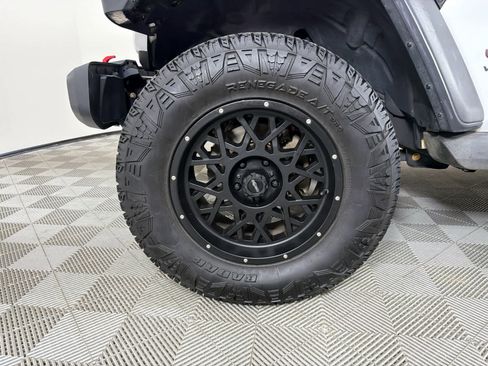 Used 2019 Jeep Wrangler Rubicon image 10