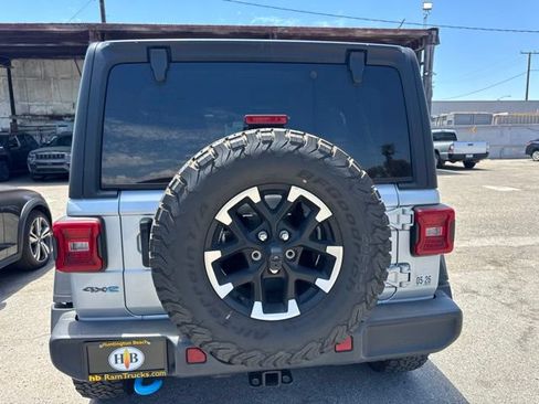 Used 2024 Jeep Wrangler Unlimited Rubicon 4xe AWD/4WD image 6