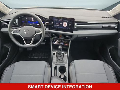 Used 2026 Volkswagen Jetta SE FWD image 14