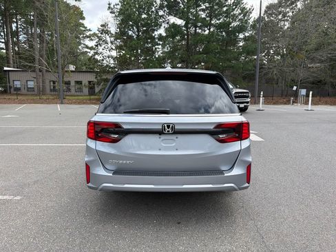 Certified 2026 Honda Odyssey EX-L image 6