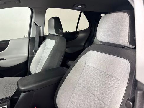 Used 2022 Chevrolet Equinox LS image 11