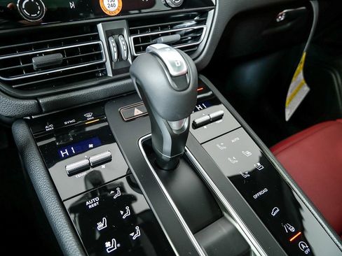 New 2026 Porsche Macan Turbo image 19