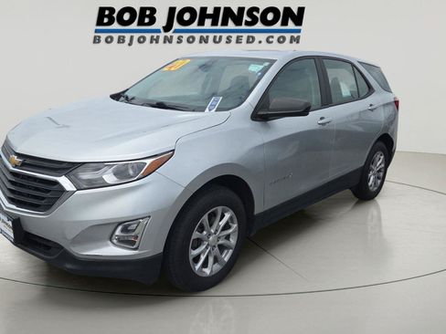 Used 2020 Chevrolet Equinox LS w/ LPO, Floor Liner Package AWD/4WD image 6