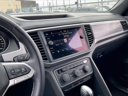 Used 2021 Volkswagen Atlas Cross Sport SE image 5