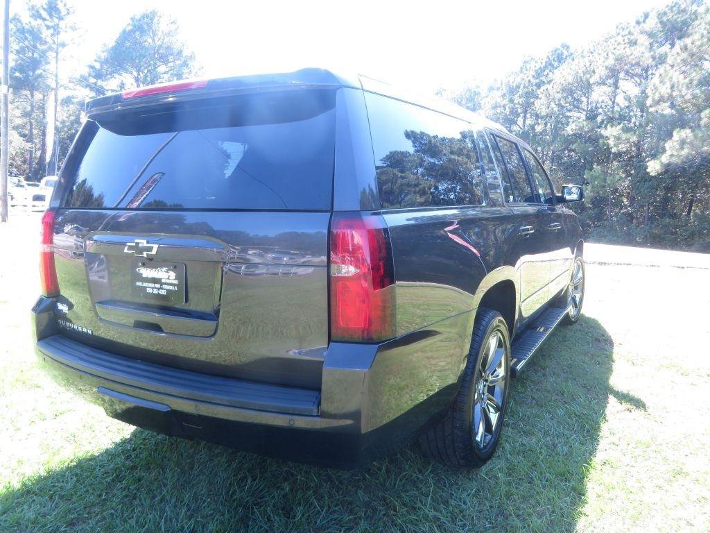 Used 2018 Chevrolet Suburban LT w/ LT Signature Package AWD/4WD image 6