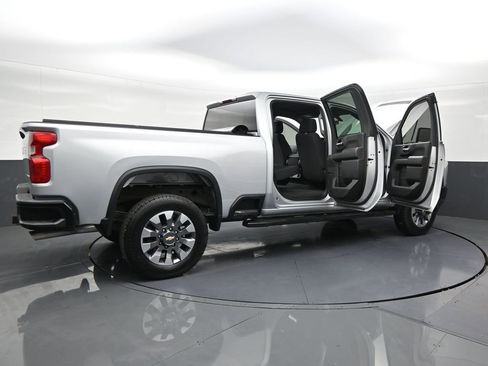 Used 2022 Chevrolet Silverado 2500 Custom w/ Custom Convenience Package AWD/4WD image 29