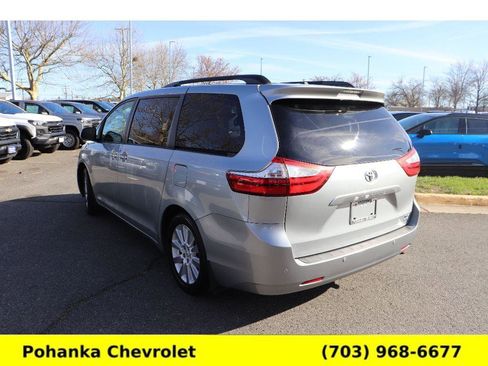 Used 2015 Toyota Sienna XLE Premium image 5