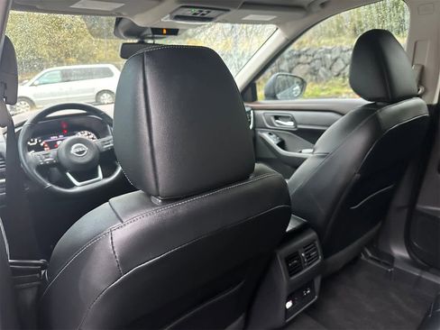 Used 2022 Nissan Rogue SL image 10