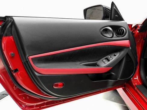 Used 2026 Nissan Z Performance w/ Floor Mat Package RWD image 39