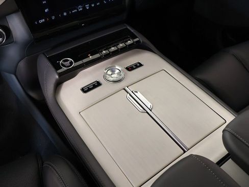 New 2025 Lincoln Navigator Reserve w/ Jet Appearance Package image 8