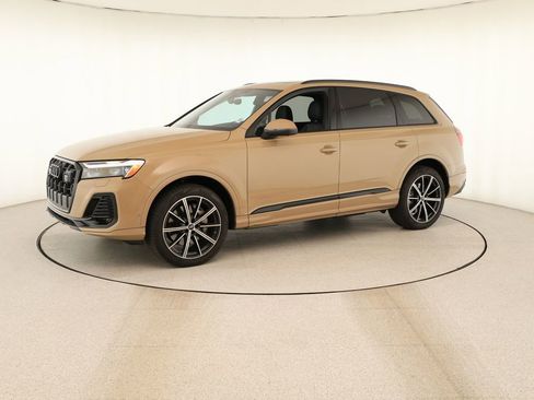 Certified 2025 Audi Q7 2.0T Premium Plus w/ Premium Plus Package AWD/4WD image 13