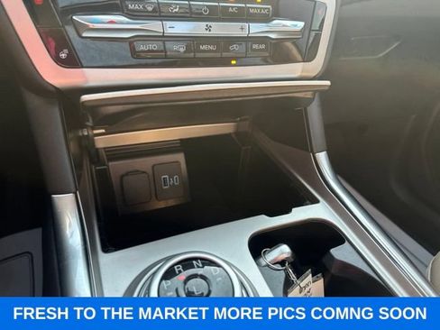 Used 2022 Ford Explorer XLT w/ Equipment Group 202A AWD/4WD image 47