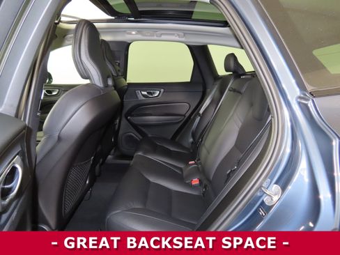 Used 2024 Volvo XC60 B5 Plus image 9