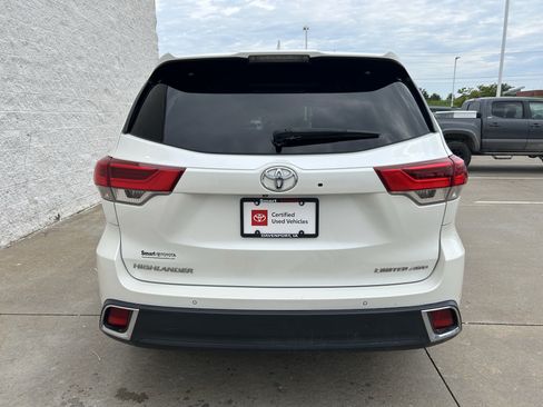 Used 2017 Toyota Highlander Limited Platinum AWD/4WD image 5