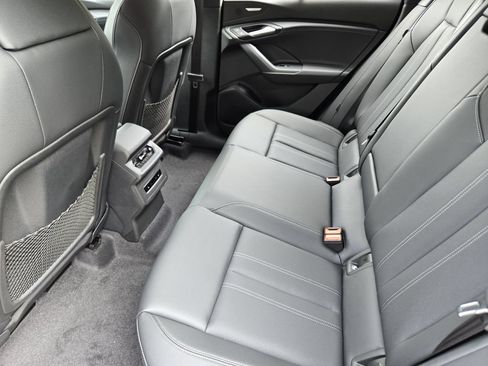 New 2027 Audi SQ6 e-tron Prestige AWD/4WD image 35