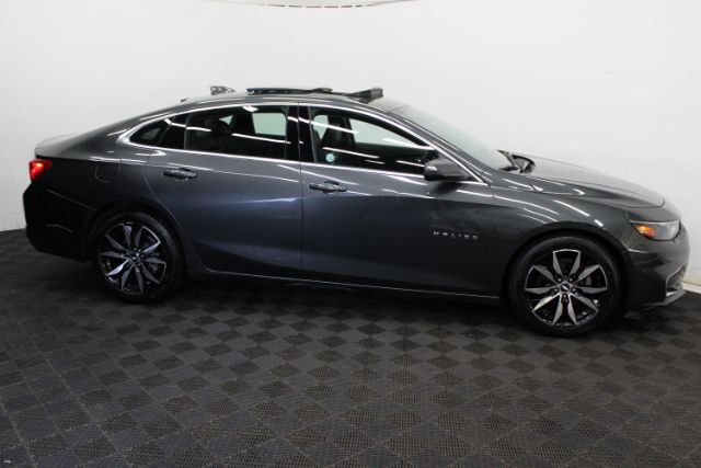 Used 2017 Chevrolet Malibu LT w/ Leather Package FWD image 4