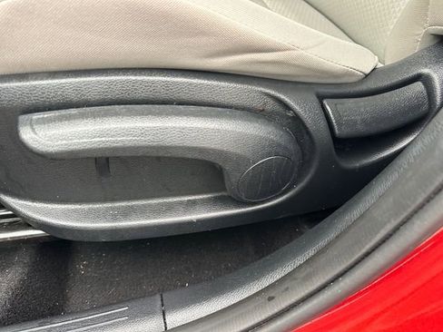 Used 2024 Kia Soul LX image 14