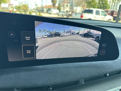 Used 2023 Lucid Air Grand Touring image 6