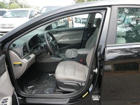Used 2017 Hyundai Elantra SE FWD image 12