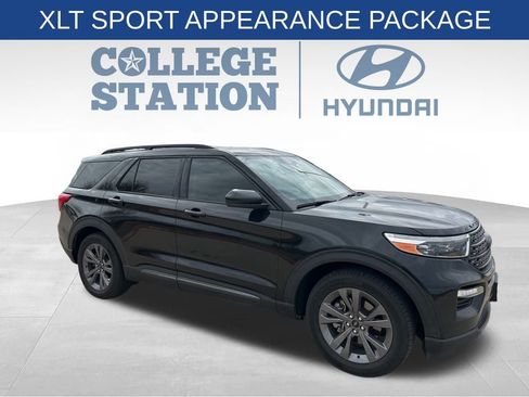 Used 2023 Ford Explorer XLT w/ Equipment Group 202A image 5