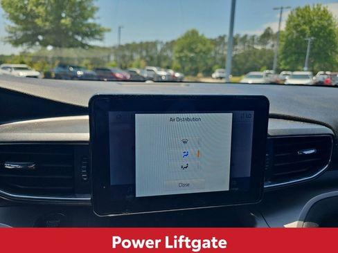 Used 2022 Ford Explorer XLT w/ Equipment Group 202A AWD/4WD image 13