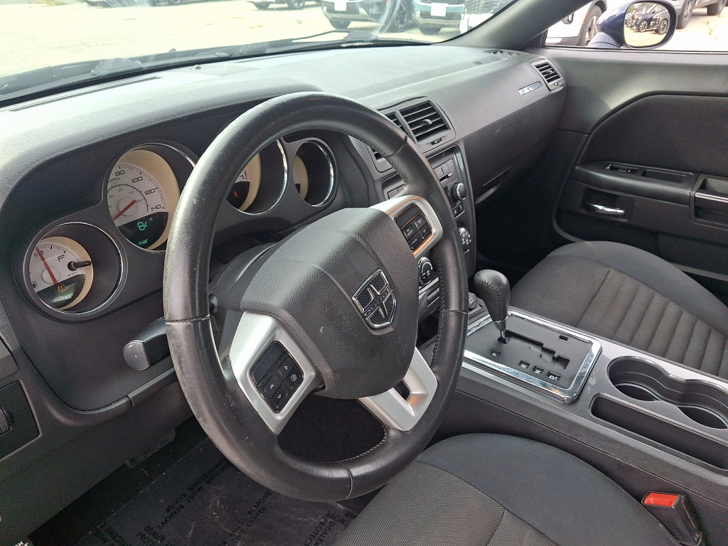 Used 2014 Dodge Challenger SXT RWD image 23
