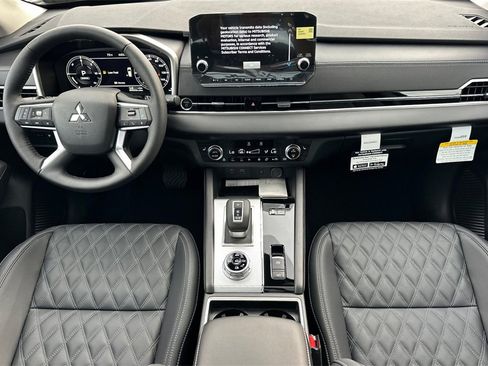New 2025 Mitsubishi Outlander SEL image 14