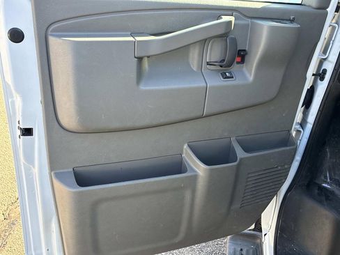 Used 2023 Chevrolet Express 3500 LS image 21