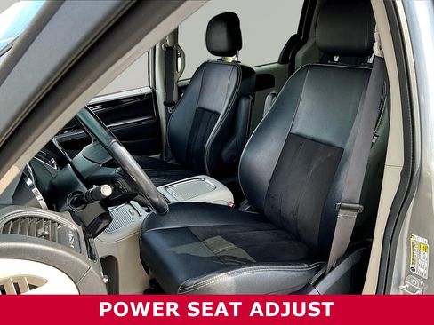 Used 2020 Dodge Grand Caravan SXT FWD image 21