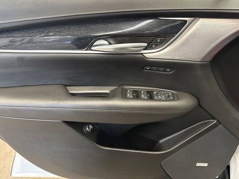 Used 2022 Cadillac XT5 Premium Luxury AWD/4WD image 11